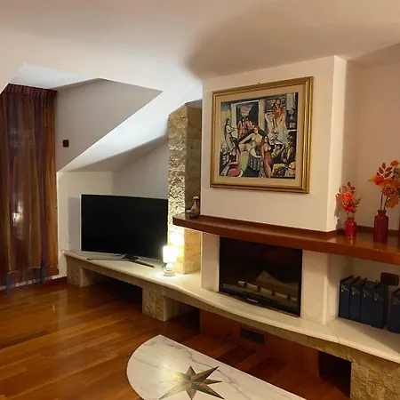 Frida House דירה *
